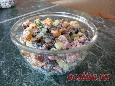 Салат с фасолью, ветчиной и сухариками | Банк кулинарных рецептов