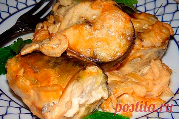Лакомство из дешевой рыбы 🐟 Она получилась очень вкусной, сочной и не сухой, а просто тающей во рту. Готовится очень легко и очень быстро. Попробуйте приготовить и Вы не разочаруетесь.








Ингредиенты:



скумбрия — 2 рыбки
репчатый лук — 1 шт.
майонез — 2 ст. л.
соевый соус — 3 ст. л.
горчица — 2 ст. л.
зелень для п