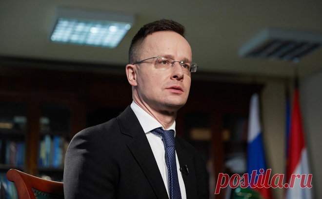 Сийярто заявил, что Зеленский давно должен был начать переговоры о мире. Президент Украины Владимир Зеленский должен был начать переговоры с Россией три с половиной года назад, это поставило бы страну в лучшее положение, чем сейчас, заявил министр иностранных дел Венгрии Петер Сийярто.