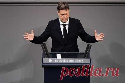 Германия призвала срочно заморозить активы российских бизнесменов. Власти Германии призвали срочно заморозить активы российских бизнесменов. С такой инициативой выступил глава Министерства экономики ФРГ, вице-канцлер Роберт Хабек. Ранее санкции анонсировал премьер-министр Японии Фумио Кисида. Он назвал их необходимыми для «изолирования России».