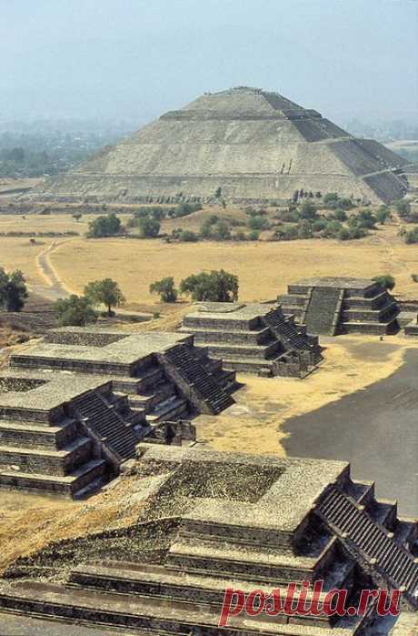 The Pyramid of the Sun is the largest building in Teotihuacan and one of the largest in Mesoamerica Explore Thunderwolf-Tsahizn Tseh.'s photos on Flickr. Thunderwolf-Tsahizn Tseh. has uploaded 476 photos to Flickr.