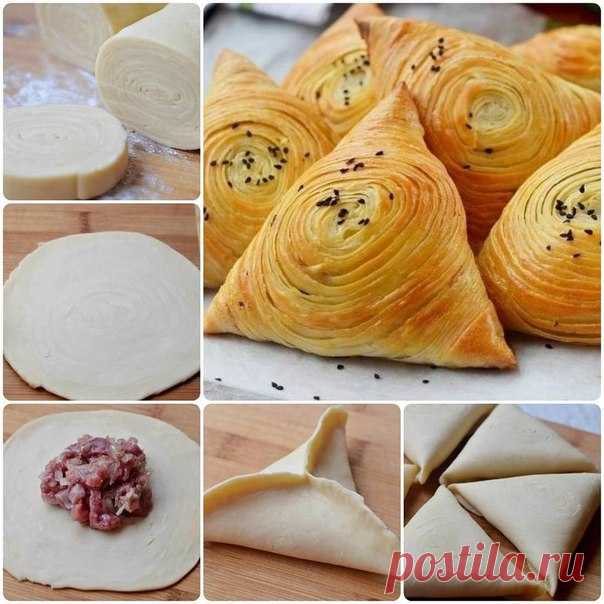 Самса узбекская слоеная  
Вкусная, слоеная, сочная и сытная самса понравится всем без исключения. Сохрани себе! 
ИНГРИДИЕНТЫ: 
Мука - 4 стак. 
Яйцо - 1 шт. читать рецепт полностью...