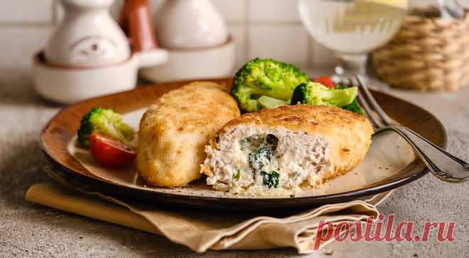 Котлеты по-киевски из куриного фарша. Котлеты по-киевски из куриного фарша – замечательная альтернатива котлетам, приготовленным из филе. Сделать их очень легко. Поэтому советуем готовить сразу двойную порцию и половину отправлять в ...
