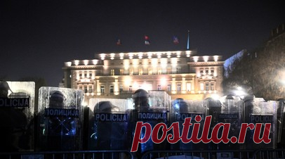 Посол: обращение протестующих сербов к Брюсселю выдаёт заинтересованность ЕС. Обращение сербских оппозиционеров и протестующих к Брюсселю и в целом к Западу с просьбой выступить посредниками по урегулированию кризиса является одним из признаков того, что ЕС изначально был причастен к этому кризису. Читать далее