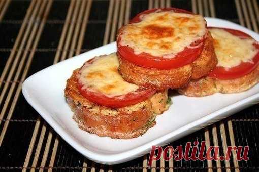Гренки с помидором .