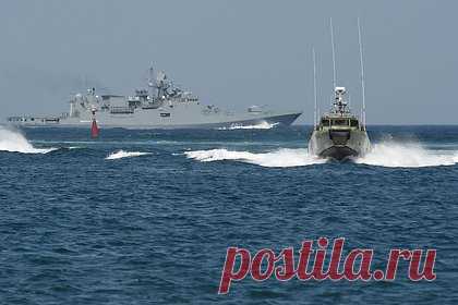 Остановленный ВС России в Черном море сухогруз вышел из украинского порта. Сухогруз «Сукра Окан», остановленный российскими военными в Черном море 13 августа по пути на Украину, покинул порт Измаил, следует из данных сервиса MarineTraffic. Он следует в румынский порт Констанца со скоростью девять узлов, близкой к максимальной для этого судна. В Измаиле сухогруз находился с 20 августа.