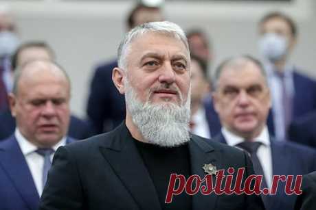 Депутат Госдумы от Чечни счел справедливым избиение Журавеля сыном Кадырова. Избиение сыном главы Чечни Рамзана Кадырова арестованного по обвинению в поджоге Корана Никиты Журавеля является справедливым. Такое мнение выразил депутат Госдумы от Чечни Адам Делимханов. Парламентарий пояснил, что в России делается все для обеспечения прав верующих всех конфессий.