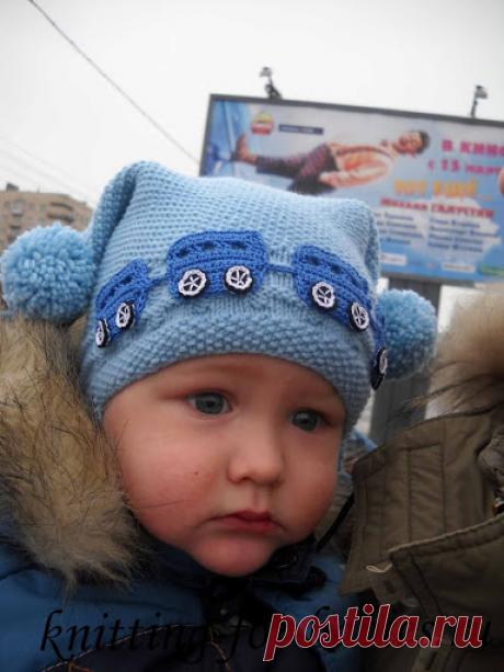 Шапочка с паровозиками