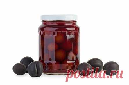 Слива в сиропе с косточками на зиму