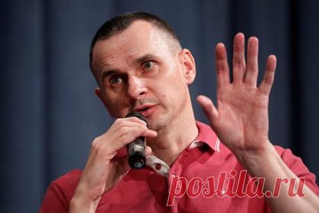 Воюющий на стороне Киева режиссер Олег Сенцов сообщил о ранении. Украинский кинорежиссер Олег Сенцов сообщил в соцсетях, что получил ранение, вернувшись на фронт после контузии. Кинематографист отметил, что был ранен на первом же боевом выходе. «Из лица [осколки] уже вытащили, а мелкие в руке и ноге останутся со мной навсегда», — написал он.