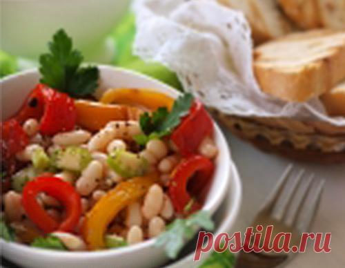 Салат из фасоли с перцем-гриль