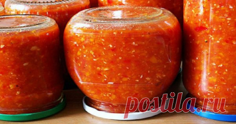 Уверяем, такой вкуснотищи ты еще не пробовала! Можно есть сразу, а лучше - закрутить в банки… Острая, пикантная, изумительная аджика домашнего приготовления станет настоящим кулинарным шедевром на каждом столе, идеально сочетается со всеми блюдами и закусками.