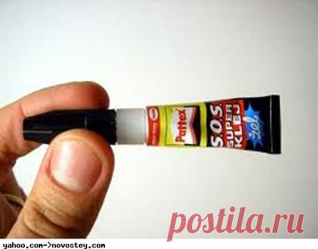 Как отмыть суперклей засохший на руках .