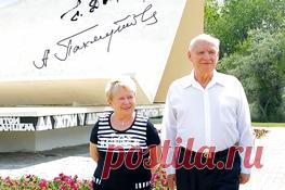 «Магнитка». Музыка Александры Пахмутовой. Стихи Николая Добронравова. Исполняет мужской вокальный ансамбль «Металлург» под руководством Александра Никитина и государственный русский народный ансамбль «Россия» под руководством Виктора Гридина. 1993.