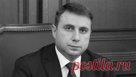 Власти подтвердили кончину главы Подольска Дмитрия Жарикова. Глава городского округа Подольск Дмитрий Жариков умер в возрасте 47 лет. Эту информацию администрация муниципалитета подтвердила на своей официальной странице во &quot;ВКонтакте&quot;. &quot;Администрация городского округа Подольск с ...