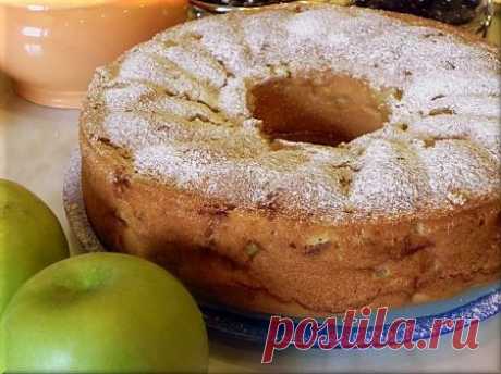 Шарлотка пышная с яблоками. Как приготовить пышную яблочную шарлотку своими руками – оригинальный рецепт. » Кулинарные рецепты 2013 для всех! Вкусные рецепты. Салаты и закуски. Рецепты супов и борщей. Рецепты мучных блюд, выпечки и десертов. Праздничные рецепты