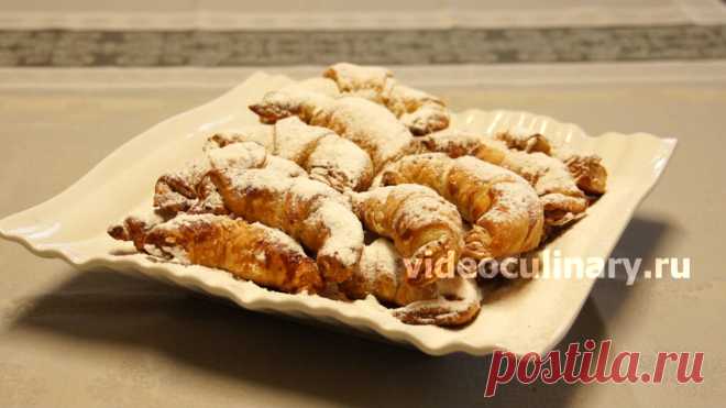 Рогалики слоёные с маком – рецепт выпечки от бабушки Эммы Выпечка из слоёного теста очень вкусная и популярная. Предлагаем Видео и Фото рецепт Рогаликов из слоёного теста с маковой начинкой от Бабушки Эммы