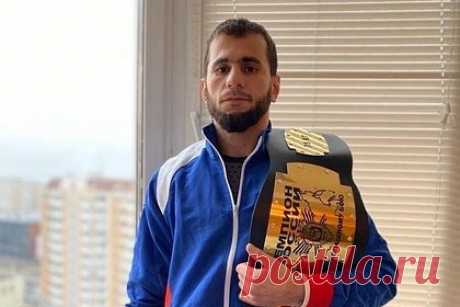 Чемпиона мира по рукопашному бою задержали с наркотиками в Москве. Чемпиона мира по рукопашному бою Мовсара Баймасханова задержали с наркотиками в Москве. 1 июня в Пресненском районе Москвы сотрудники ГИБДД остановили для проверки документов автомобиль спортсмена. Отмечается, что у пассажира был обнаружен сверток с наркотиками. Возбуждено уголовное дело.