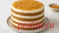 Испеките медовик без раскатки: вкуснее классического — и готовится в 3 раза быстрее