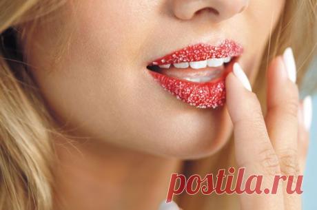 Как сделать из губ конфетку? Советы косметолога 

Если сухая кожа губ доставляет дискомфорт, справиться с этой проблемой помогут наши простые советы.

Отвечает косметолог и дерматовенеролог Екатерина Лучина.

Почему кожа губ становится сухой?

Эта …