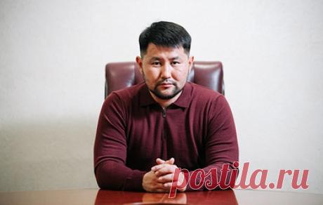 Мэр Якутска заявил, что к 400-летию город должен стать лучшим на вечной мерзлоте. По словам главы города Евгения Григорьева за 10 лет, в частности, должно быть создано не менее 20 тыс. новых рабочих мест