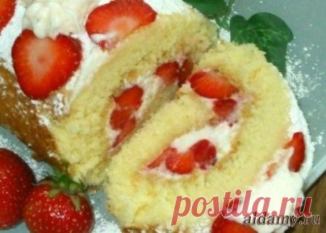 Сочный рулет с клубникой » Любимые рецепты