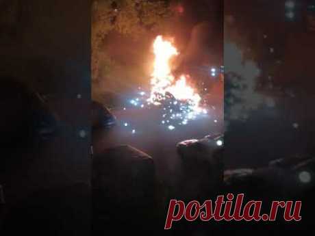 Сергиев Посад ЖК Архимед горят 2 машины. Пожар 1