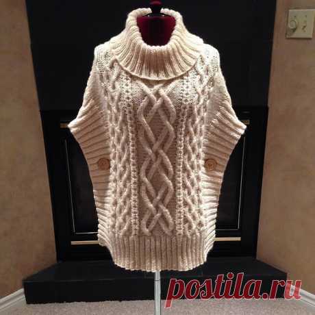 ПОНЧО-БЕЗРУКАВКА (Вязание спицами) Вам потребуется: 500г пряжи Super Soft Lana Gatto кораллового цвета; Спицы №4,5 и 5; Вспомогательная спица №6; Игла для сшивания //pagead2.googlesyndication.com/pagead/js/adsbygoogle.js (adsbygoogl…