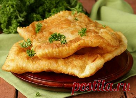 Тесто для чебуреков на кефире 🥝 как приготовить вкусное хрустящее тесто Узнайте, как приготовить тесто для чебуреков на молоке, кефире, водке или кипятке, чтобы ваши чебуреки получились потрясающе вкусными!