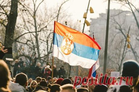 В США захотели сблизиться с Сербией. Советник Госдепа США Дерек Шолле заявил, что Вашингтон заинтересован в сближении с Сербией. Он уточнил, что Вашингтон тесно сотрудничает с европейскими партнерами, чтобы создать возможность расширить ЕС за счет стран Западных Балкан. Однако этим государствам следует проводить необходимые реформы.