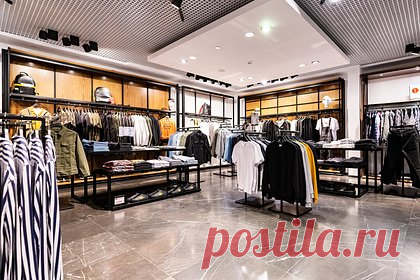 В сети раскритиковали рекламу новой Zara в России со словами «какой ужас». Звездный стилист Алеко Надирян опубликовал рекламу бренда Zara, который должен открыться в России под новым названием Maag, и пользователи сети обругали ее со словами «какой ужас». На размещенных кадрах виртуальные манекенщики демонстрировали первую коллекцию указанной марки.