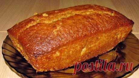 Быстрый пирог к чаю. Нет проще!

Тесто: стакан кефира, 3 яйца,0,5 ч. ложки соды,соль, сливочное масло(растопленное)100гр, мука. Тесто должно получиться как сметана.1/2 часть теста выливаем в форму, далее начинку(у меня жареная капуста)и еще 1/2 часть теста. Сверху немного сливочного масла(натертого)и посыпать тертым сыром.
В духовку при 180
Приятного аппетита!