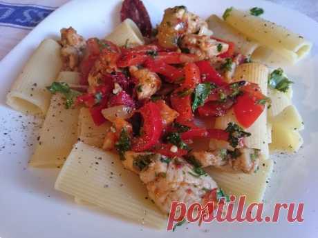 Грудка птицы с макаронами и вяленными помидорами Танцы от плиты и до компа !!!

Сегодня ночью я слушала дождь. Вода падала с неба с огромной силой. Дождевые струи, подобно автоматным очередям, расстреливали все, что встречалось на их пути. И плотнос…