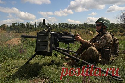 В США обозначили крайний срок для прорыва украинских войск. Украинским войскам необходимо совершить прорыв до начала ноября, поскольку в противном случае им помешает осеняя распутица. Такое мнение выразил бывший лейтенант-коммандер американской армии Джон Нагл. Он подчеркнул, что если они не успеют сделать это к обозначенному сроку, то добиться прорыва позже уже не удастся.