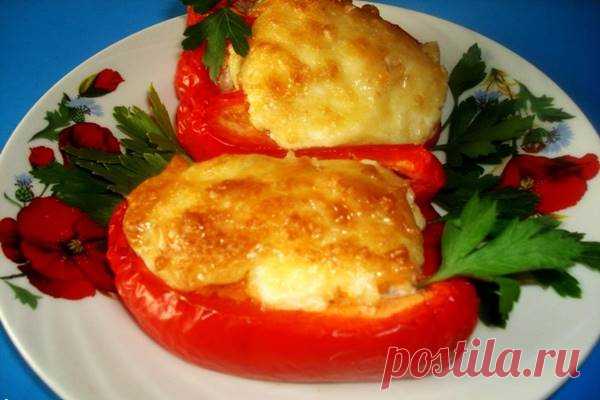 Рецепт перца фаршированного мясом и рисом в духовке со свининой Друзья, на второе готовим рецепт перца фаршированного мясом и рисом в духовке со свининой по-домашнему. Перец, фаршированный таким образом слегка отличается вкусом от классического рецепта, но является по-своему очень вкусным блюдом. Теперь, смотрим, как приготовить перец, фаршированный мясом и рисом в духовке…