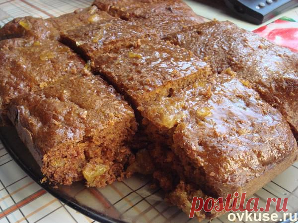 ПИРОГ МОРКОВНЫЙ   **Тесто: сахар 180г +раст/масло 150мл + яйцо 3шт -слегка взбить. Добавим свеж/терт/морковь 140г -3шт, терт/цедра 1-го апельс. или лимона, изюм 100г. *Смешаем: мука 180г +сода 1с/л (не гашеная!) +корица 1с/л +мол/муск/орех 0.5с/л -просеять в готовое тесто. Тесто д/б почти жидкое!!! * Глазурь: сах/пудра 180г +апел/лим сок 1с/л. *В форму, и в духовку на  45мин. *Остудим на решетке , чтобы низ не намок. *Залить  глазурью, дать настояться. *Вкуса моркови нет, похоже на ананас !!!