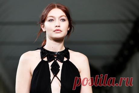 Джиджи Хадид впервые высказалась о рукоприкладстве Зейна Малика в сторону матери. Супермодель Джиджи Хадид впервые высказалась о рукоприкладстве, которое отец ее дочери Хай певец Зейн Малик совершил в отношении ее матери Иоланды Хадид. Представители супермодели заявили, что «на данный момент она просит об уединении» ради дочери. Известно, что Хадид и Малик расстались больше месяца назад.