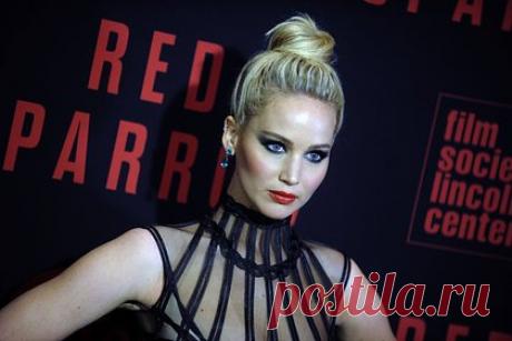 Авторы «Голодных игр» усомнились в возвращении Китнисс Эвердин на большой экран. Создатели серии фильмов «Голодные игры» Нина Джейкобсон и Фрэнсис Лоуренс усомнились в том, что героиня актрисы Дженнифер Лоуренс Китнисс Эвердин вернется на большой экран. При этом, по их словам, если писательница Сьюзен Коллинз посчитает нужным, она напишет продолжение оригинальной трилогии 2008-2010 годов.