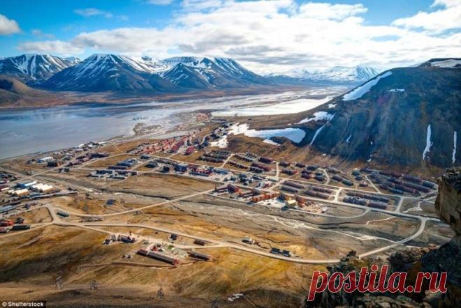 Лонгйир: самый северный город на Земле, в котором по закону запрещено умирать Лонгйир — это самое северное в мире поселением с населением около двух тысяч человек. Он находится на архипелаге Шпицберген — в месте обитания белых