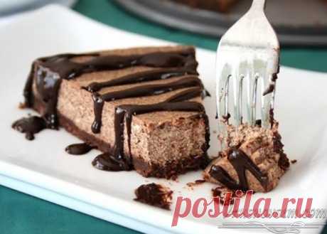 Кофейный чизкейк без выпечки "Зимний вечер" 
 Время приготовления: 30 мин
 Калорийность: 202 ккал
Ингредиенты:

Сметана 10% жирности 200 гр
Творог, 0 % 350 гр
Мед натуральный (мёд) 70 гр
Пюре яблочное 200 гр
Сухари ржаные 200 гр
Ликер 60 гр
Ван…