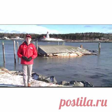 Смерч унес домик Элли в волшебную страну Оз, а шторм смыл историческое здание в Канаду.