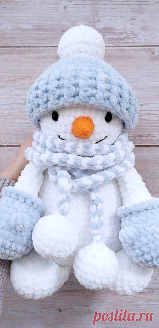 PDF Снеговик крючком. FREE crochet pattern; Аmigurumi toy patterns. Амигуруми схемы и описания на русском. Вязаные игрушки и поделки своими руками #amimore - плюшевый снеговик к Новому году, большой снеговичок из плюшевой пряжи.