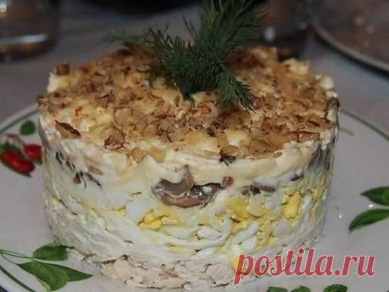 салат с курицей!