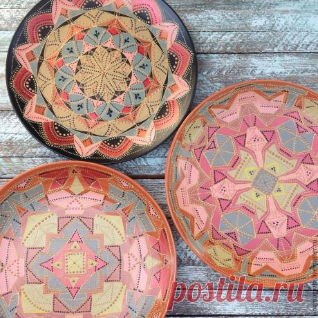 Роспись тарелки в технике Point-to-point