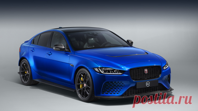 Седан Jaguar XE SV Project 8 Touring притворился простачком Сложная история у новой и очень редкой версии Ягуара XE: в 2017-м британцы построили полноприводный 600-сильный XE SV Project 8, чтобы удивлять суперкары