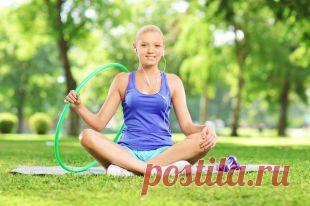 Домашние тренажёры: как выбрать коврик, хулахуп и гантели | Полезные инструкции от aif.ru