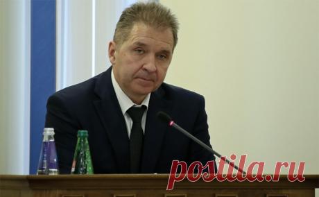 Против управделами алтайского главы завели дело из-за стоянки за ₽80 млн. По версии ФСБ, дело касается строительства стоянки в Барнауле. Подрядчик выполнил часть работ, но оплату за них не получил, обратившись в суд. Управделами распорядился выделить 19 млн руб. для оплаты исковых требований подрядчика