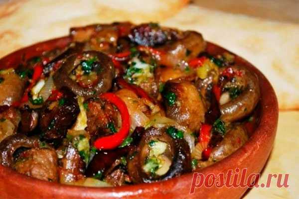 Царская закуска — баклажаны с шампиньонами и чесноком

Баклажаны очень сочетаются и с чесноком и с шампиньонами, и такие блюда получаются просто царскими.