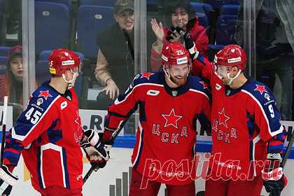 ЦСКА разгромил магнитогорский «Металлург» в матче-открытии КХЛ. Московский ЦСКА на своей площадке разгромил магнитогорский «Металлург» в матче-открытии нового сезона КХЛ. Встреча завершилась со счетом 6:2. В составе победителей дублем отметился Михаил Григоренко. Еще по шайбе забросили Павел Карнаухов, Семен Панкратов и Сергей Плотников.