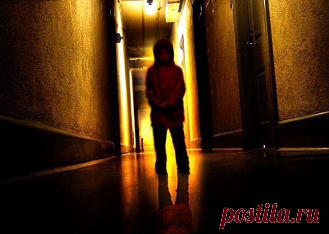 Реальная мистическая история присутствия потусторонних сил.
Начну с того, что я всю свою сознательную жизнь была скептиком и все эти рассказы про привидений и тому подобных существ воспринимала не более чем детские страшилки. Хотя подсознательно имела некий страх и не очень любила ночью находиться дома одна.